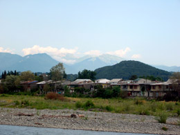 Вид на горы за рекой Мзымта